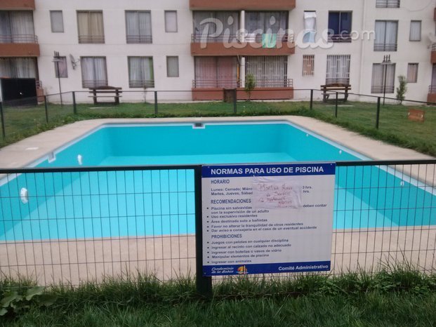 piscina pintada en perfectas condiciones